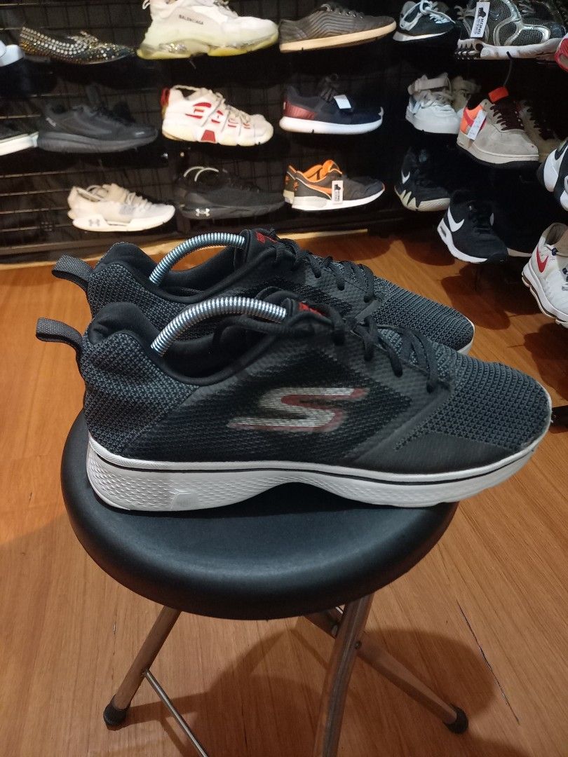 Sepatu skechers online go walk 4