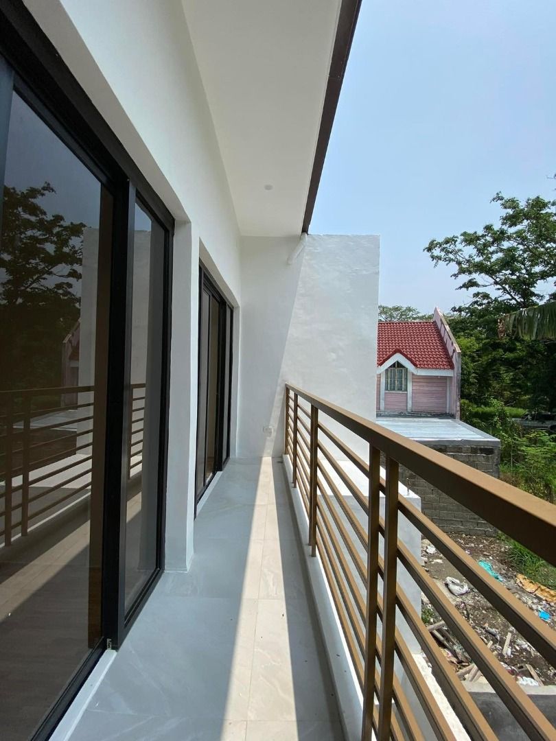 Single Attached House Town and Country Southville Sto. Tomas Binan