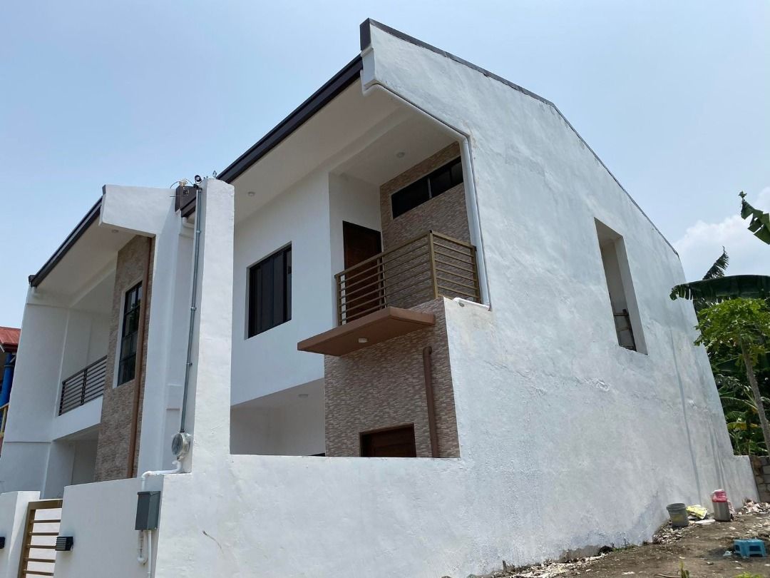 Single Attached House Town and Country Southville Sto. Tomas Binan