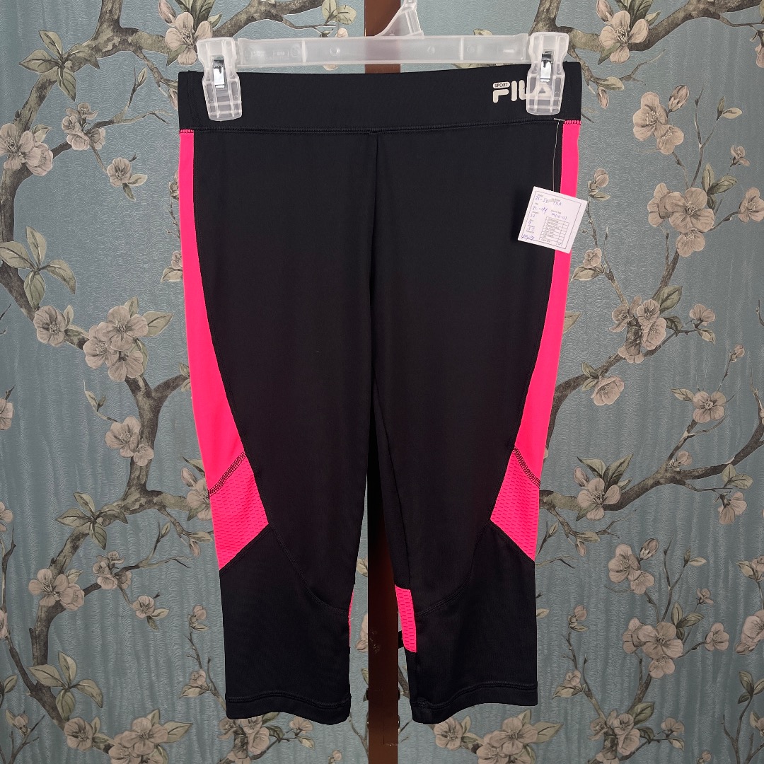 SM) FILA 3/4 Capri Sports Leggings Tights 11789, Women's Fashion,  Activewear on Carousell