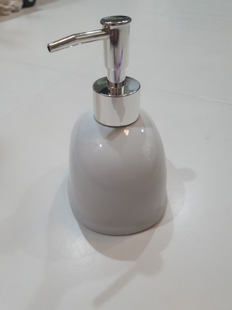 Soap dispenser pump, Furniture & Home Living, Bathroom & Kitchen