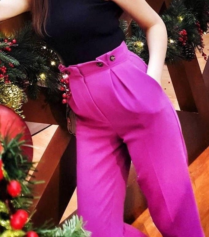 We saw Gina Rodriguez wearing blush pink pants and a cool top, so we bought  blush pink pants and a cool top - HelloGigglesHelloGiggles
