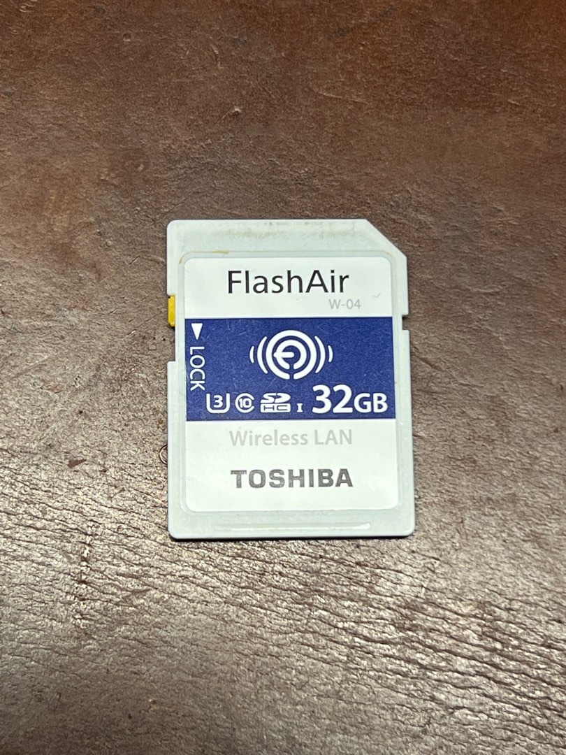 Toshiba 東芝FlashAir W-04 32GB, 手提電話, 電話及其他裝置配件, 記憶