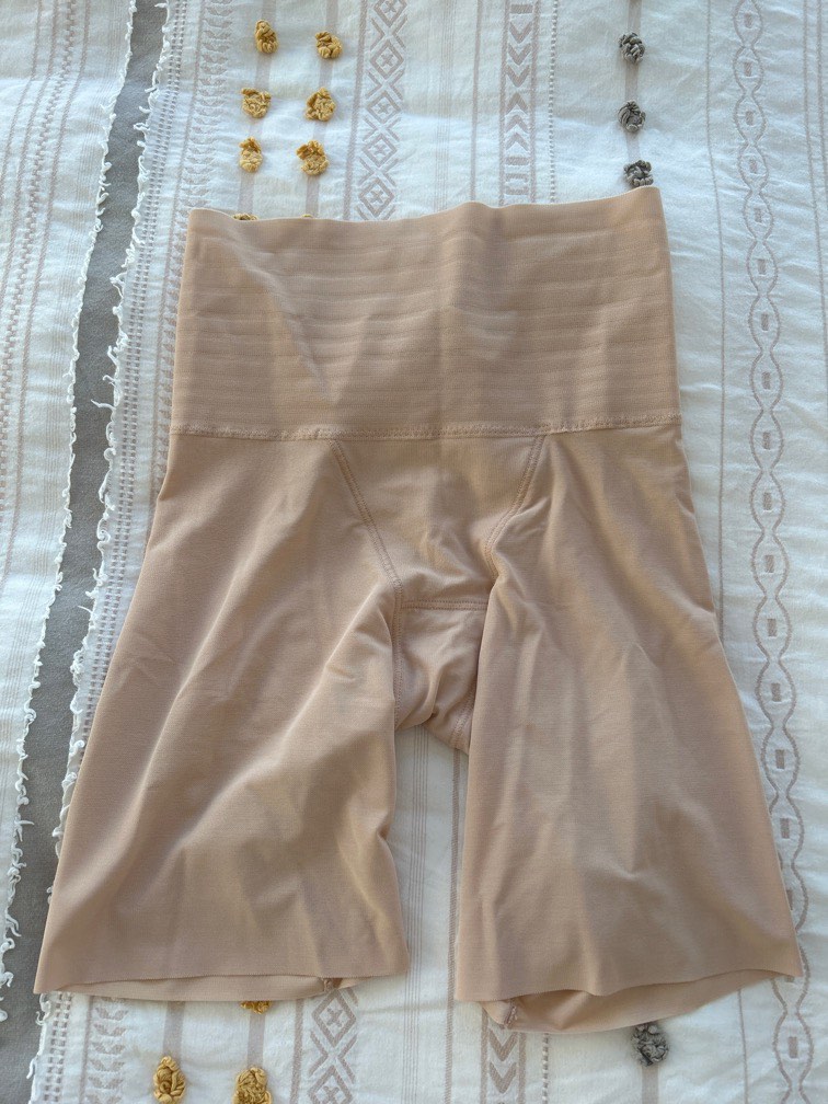 Uniqlo compression shorts hotsell