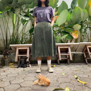 Uniqlo corduroy midi skirt
