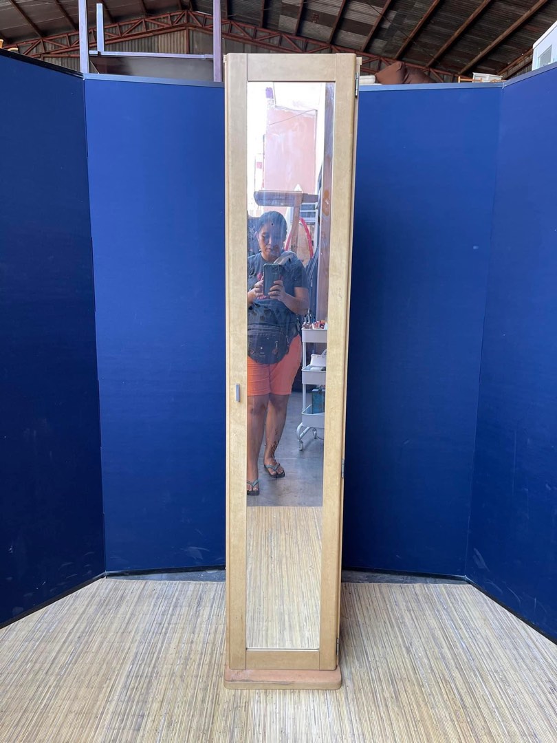 Vanity mirror on Carousell