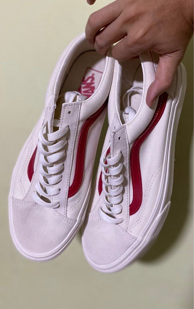 Marshmallow red vans top