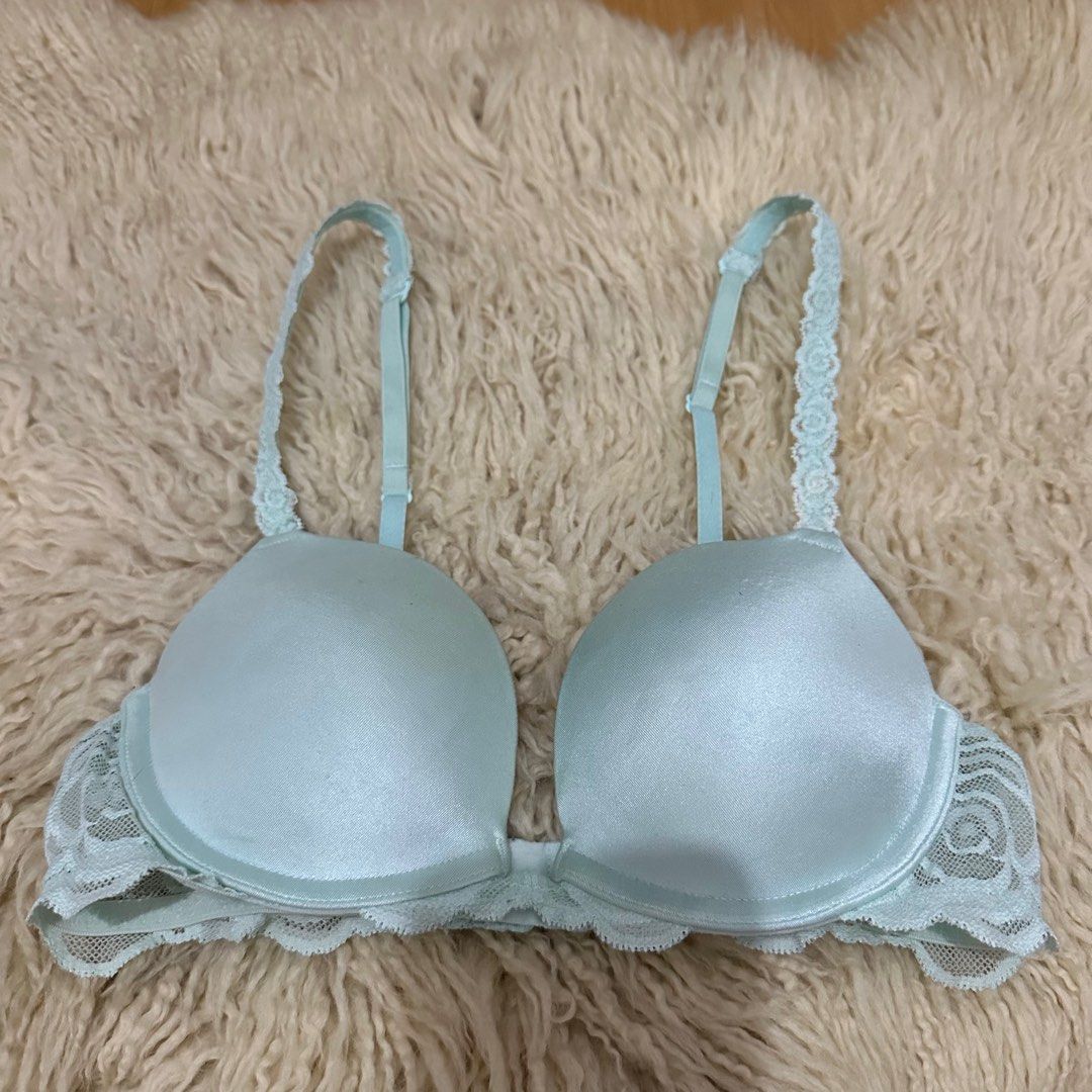 Victoria’s Secret 32B on tag Sister Sizes: 34A, 30C Push-up | Underwire  Lace Wing Adjustable Strap Back Closure Php200 All items are from US Bale.
