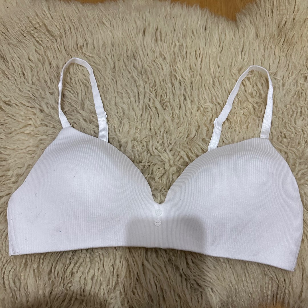 Warners 36D on tag Sister Sizes: 34DD, 38C Thin pads  Wireless Adjustable  Strap Back Closure Php200 All items are from US Bale., Women's Fashion,  Undergarments & Loungewear on Carousell