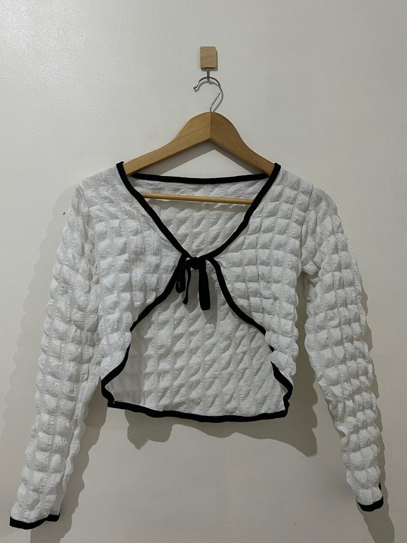 Vintage Y2K Aesthetic White Ribbon Top (Category: Longsleeves) located in Manila. Submitted by everythingofgela (Listing ID 1229951709, Image 1). Description: - It’s giving expensive and vintage kind of vibe!! - Good quality fabric.