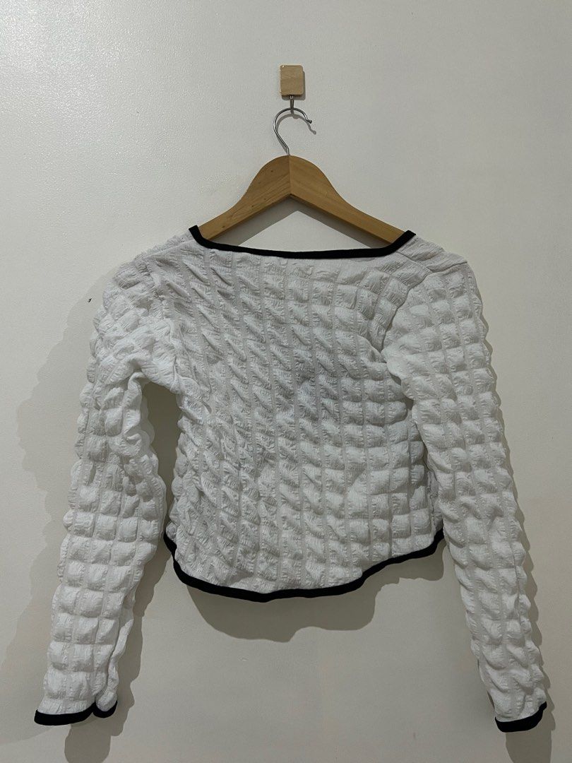 Vintage Y2K Aesthetic White Ribbon Top (Category: Longsleeves) located in Manila. Submitted by everythingofgela (Listing ID 1229951709, Image 2). Description: - It’s giving expensive and vintage kind of vibe!! - Good quality fabric.