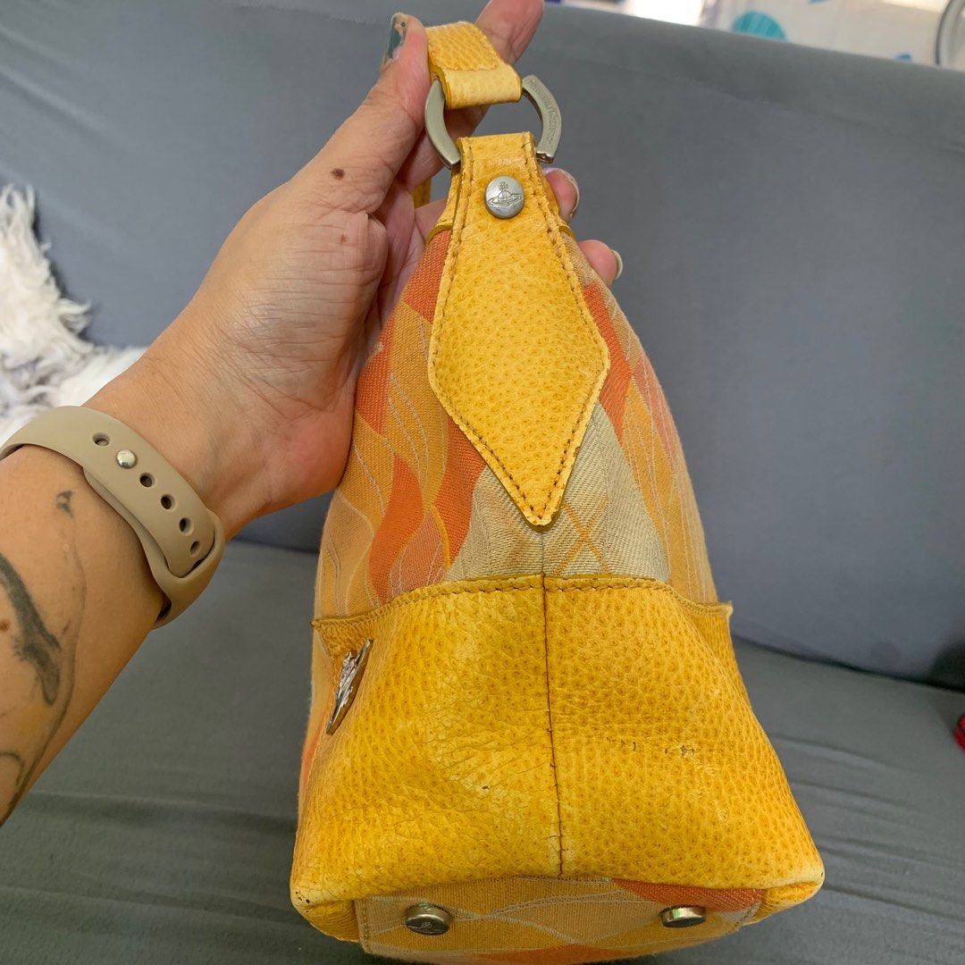 Vivienne Westwood shoulder bag vintage y2k retro 90s, Luxury, Bags & Wallets on Carousell