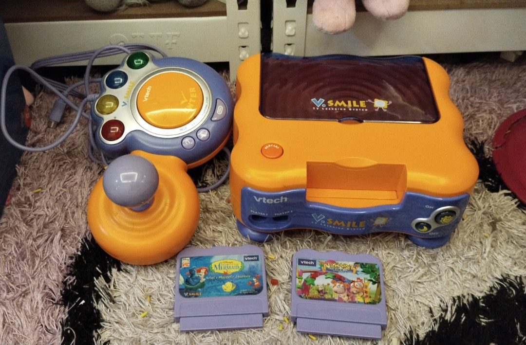  V.Smile Deluxe TV Learning System, Console, 2 Joystick, 1  Smartridges & Adaptor : Toys & Games