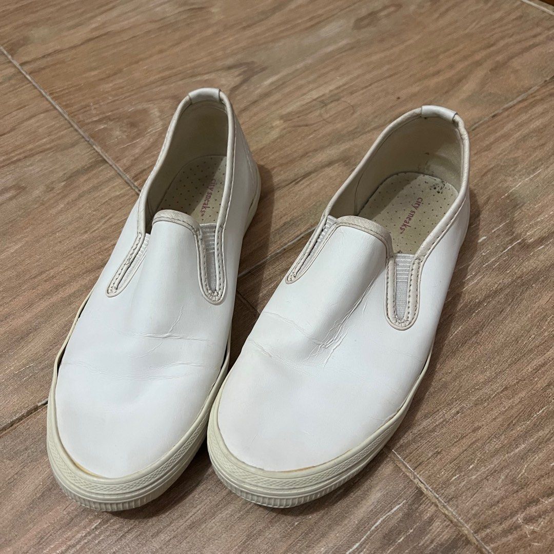 City sneaks payless new arrivals