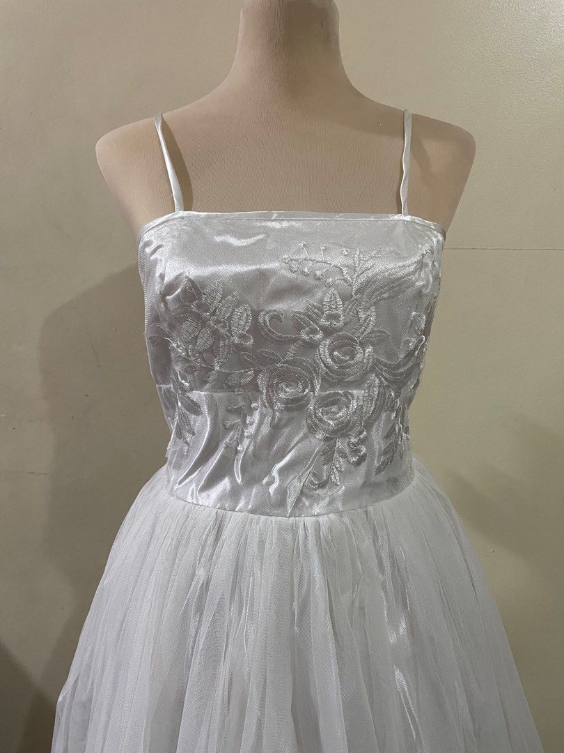 White Tulle Dress (Category: Evening dresses & gowns) located in Caloocan City. Submitted by declutter_goods_for_less (Listing ID 1229860584, Image 1). Description: 🤍Used once at an event 🤍10/10 Condition 🤍Lace and Tulle Design 🤍Message me for more photos and information 🤍Shipping Fee will be shouldered by the buyer .