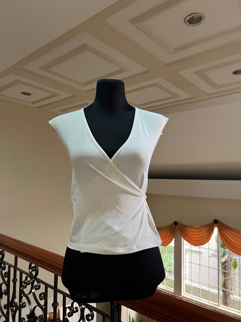 The Wrap Around Wonder Top main image 0
