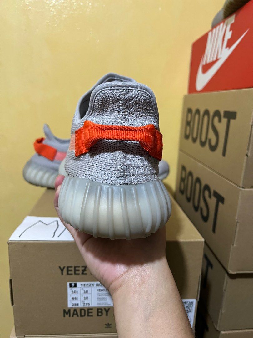 Yeezy Boost 350 v2 Tail Light, Men's Fashion, Footwear, Sneakers on  Carousell