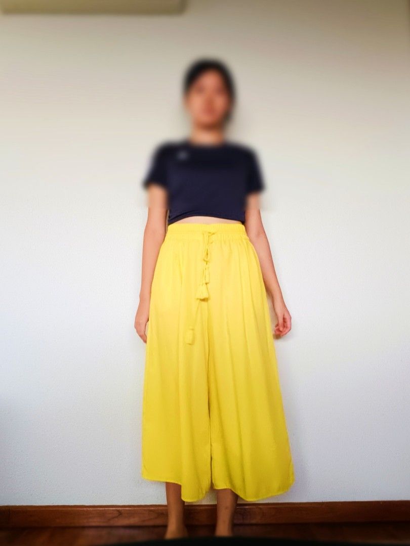 Zara Yellow Flowy Pants Women s Fashion Bottoms Other Bottoms on Carousell