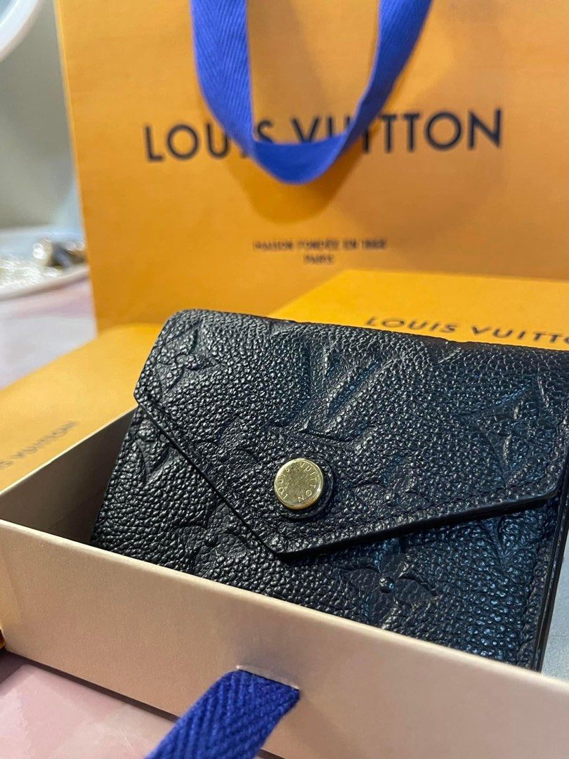 Zoe Wallet (Category: Luxury Bags & Wallets) located in Quezon City. Submitted by maria___x (Listing ID 1229996646, Image 1). Description: Selling my LV Zoe Complete inclusions - Paper bag, Box, Card, Receipt If in doubt, please don't message. Thank you!.