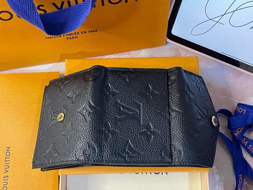 Zoe Wallet (Category: Luxury Bags & Wallets) located in Quezon City. Submitted by maria___x (Listing ID 1229996646, Image 2). Description: Selling my LV Zoe Complete inclusions - Paper bag, Box, Card, Receipt If in doubt, please don't message. Thank you!.