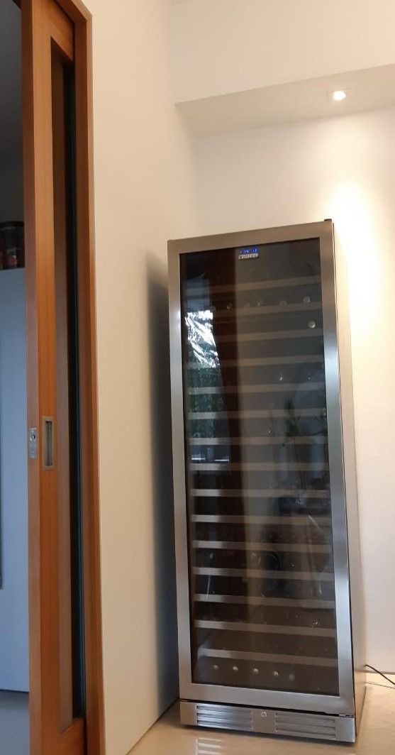 170bottles large wine chiller fridge 176cm tall, TV & Home Appliances