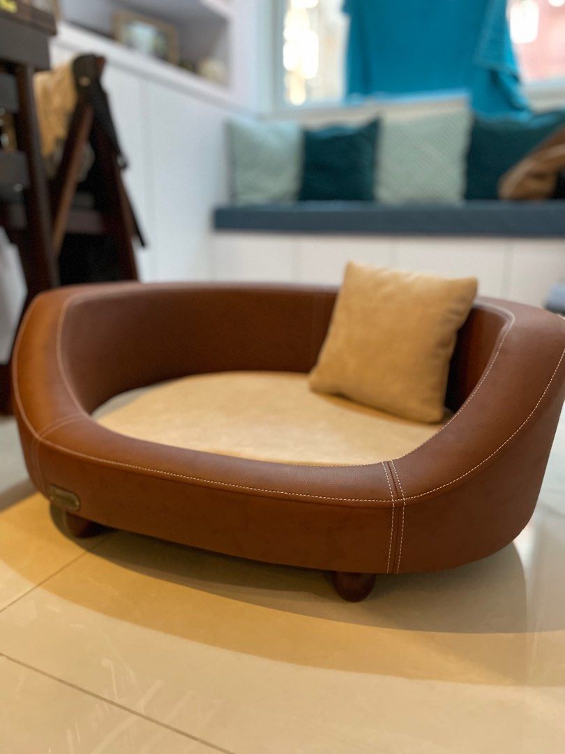 Wallace and jones leather dog bed hot sale