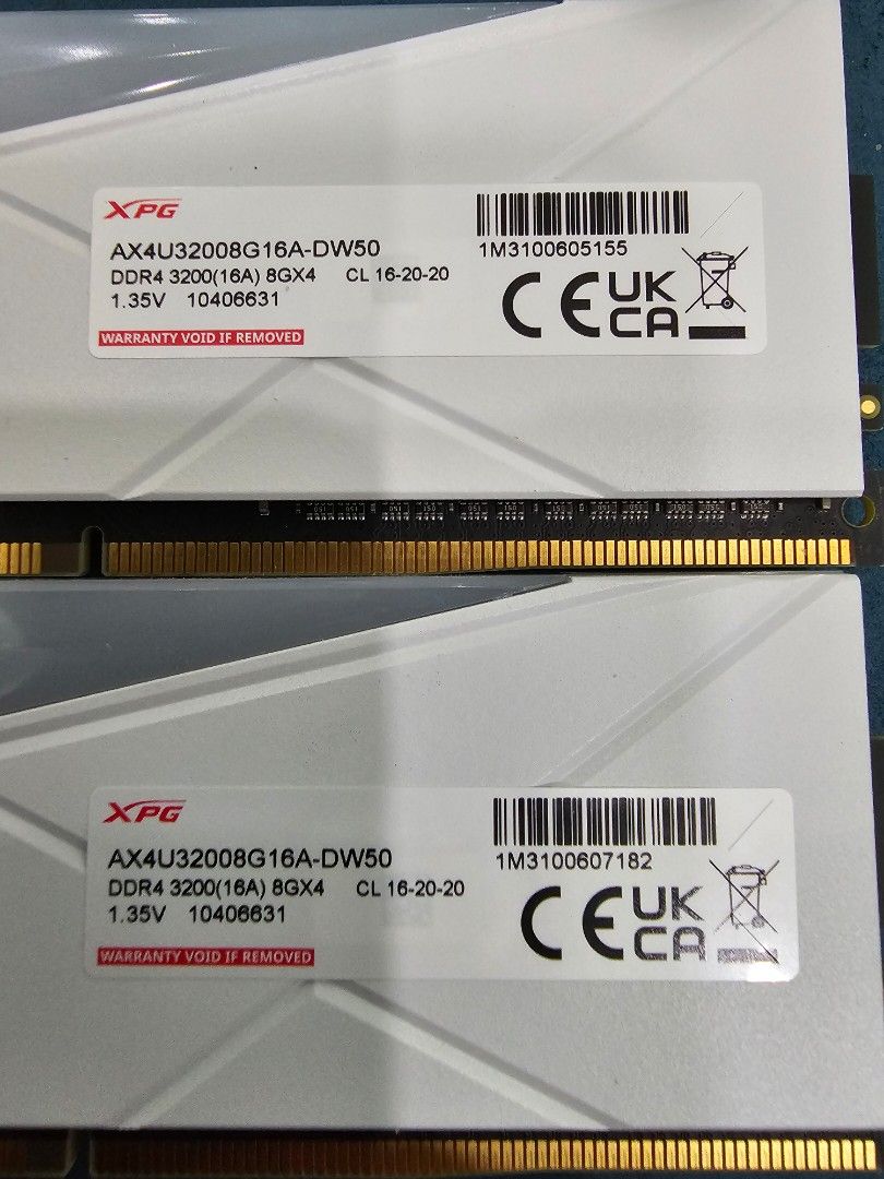 XPG DDR4 D50 RGB 16GB (2x8GB) 3200MHz PC4-25600 U-DIMM 288-Pins Desktop  Memory CL16 Kit White (AX4U32008G16A-DW50) 