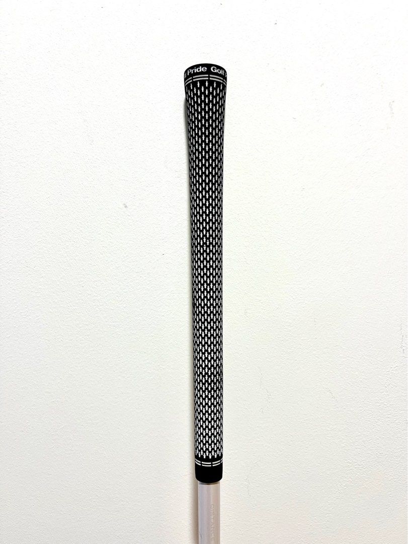 Like New aftermarket Tour AD Driver shaft, Sports Equipment, Sports