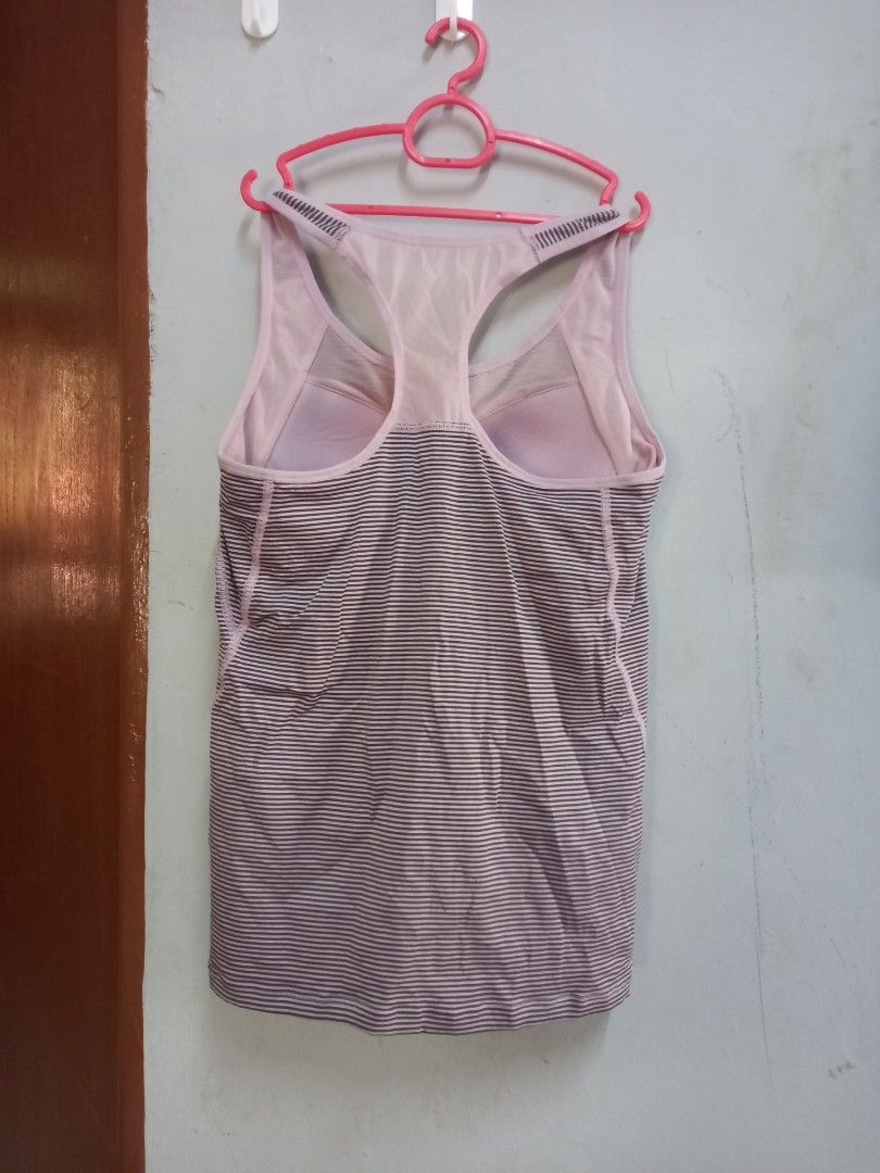 AIRism sportsware S, Women's Fashion, Activewear on Carousell