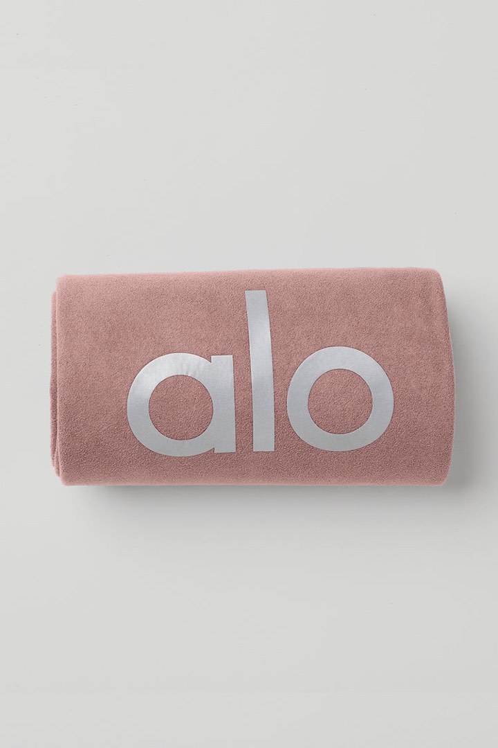 Alo Yoga Grounded NoSlip Towel on Carousell