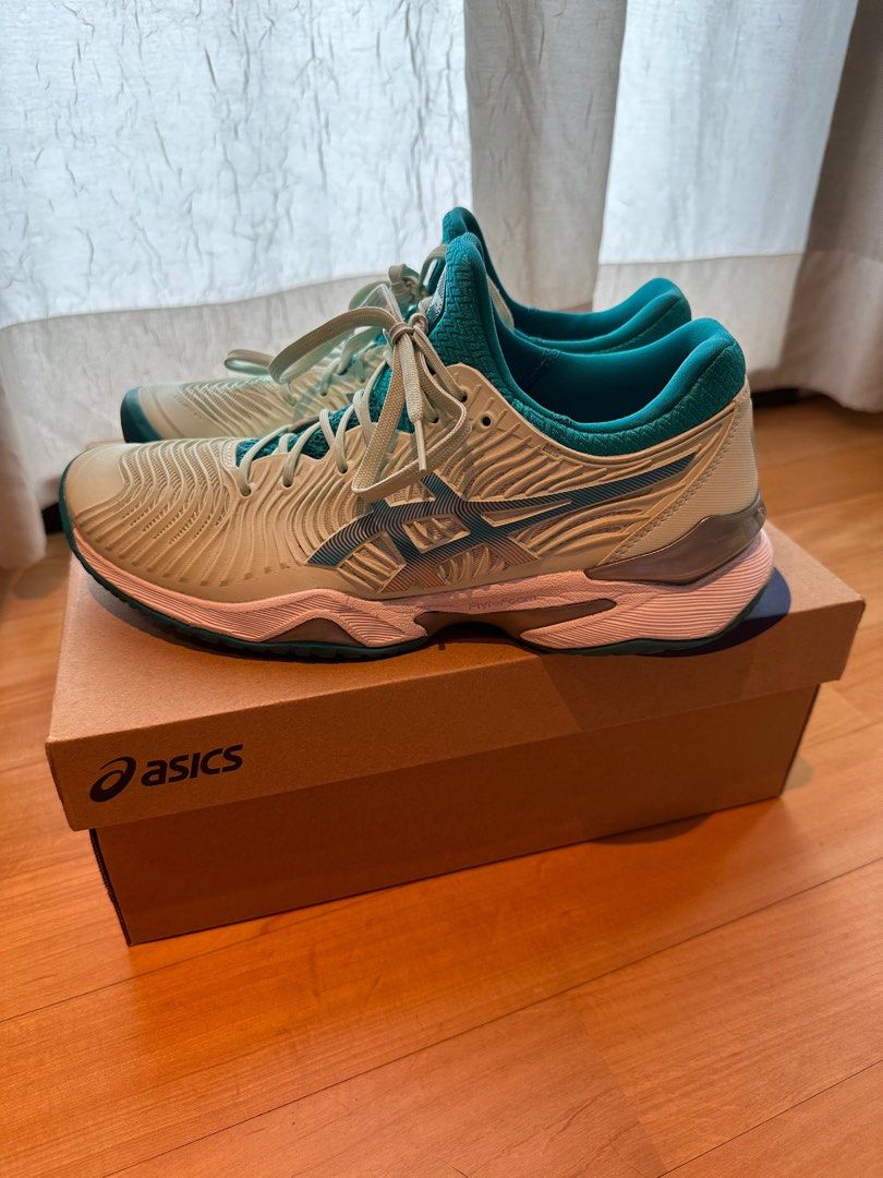 Asics court FF2 tennis shoes, Sports Equipment, Sports & Games, Racket