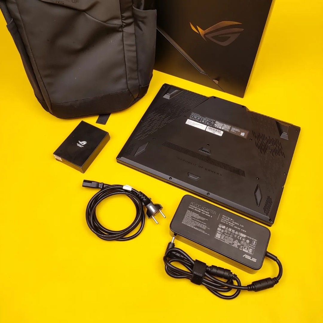 Asus rog Zephyrus duo 15 GX551QM RYZEN 9 5980HX RAM 16GB SSD 1TB RTX