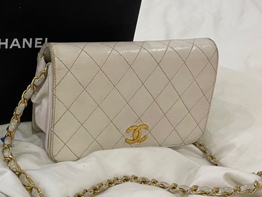 Authentic Chanel White Vintage Bag, Luxury, Bags & Wallets on