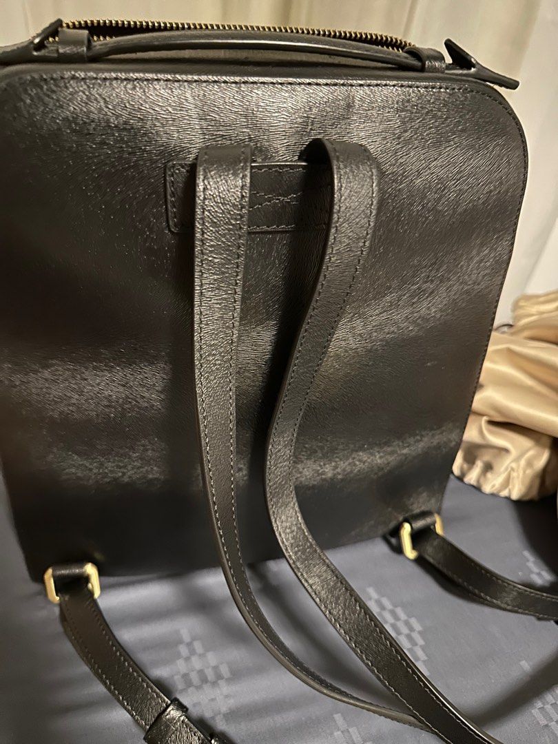 Backpack (Category: Backpacks) located in Singapore. Submitted by eunice0229 (Listing ID 1234740767, Image 3). Description: Braun buffel backpack. Included free chain with 100% new!.