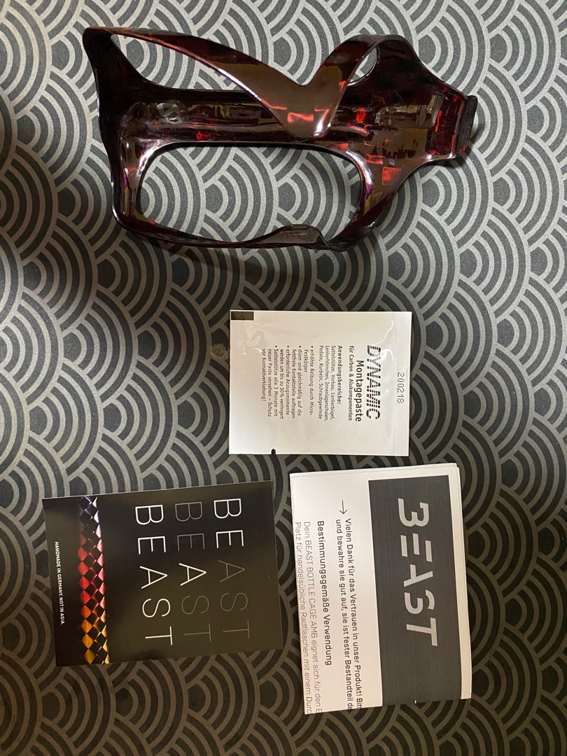 BEAST COMPONENTS bottle cage (RED), Sports Equipment, Bicycles & Parts