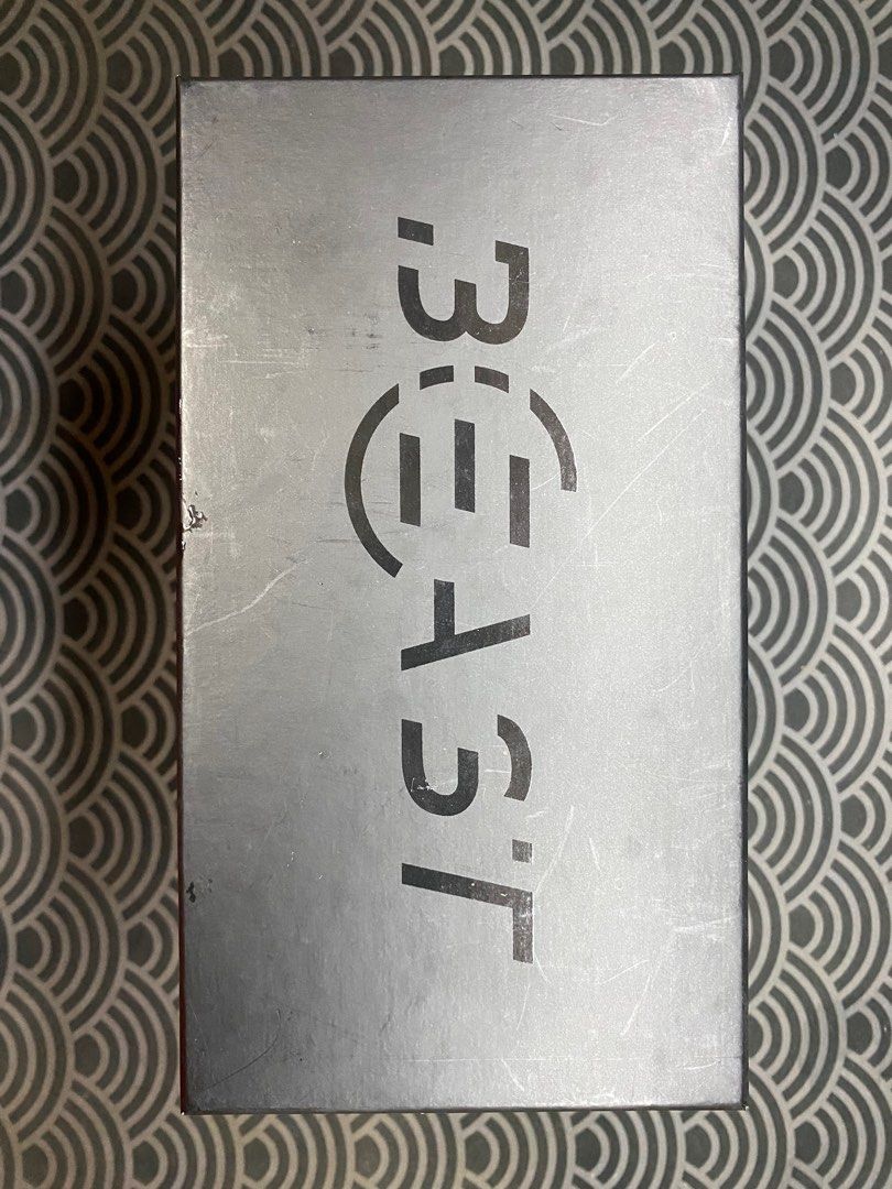 BEAST COMPONENTS bottle cage (RED), Sports Equipment, Bicycles & Parts