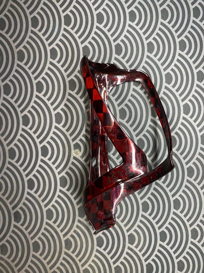BEAST COMPONENTS bottle cage (RED), Sports Equipment, Bicycles & Parts