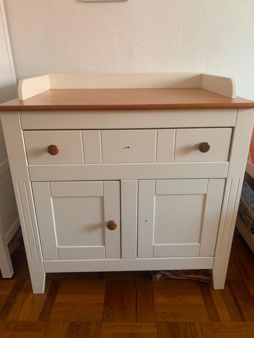 Beautiful Mamas & Papas solid wood changing table and Babies