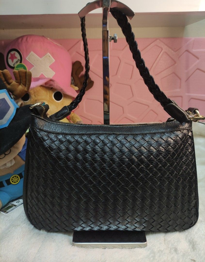 Beg kulit anyaman, Women's Fashion, Bags & Wallets, Shoulder Bags on ...