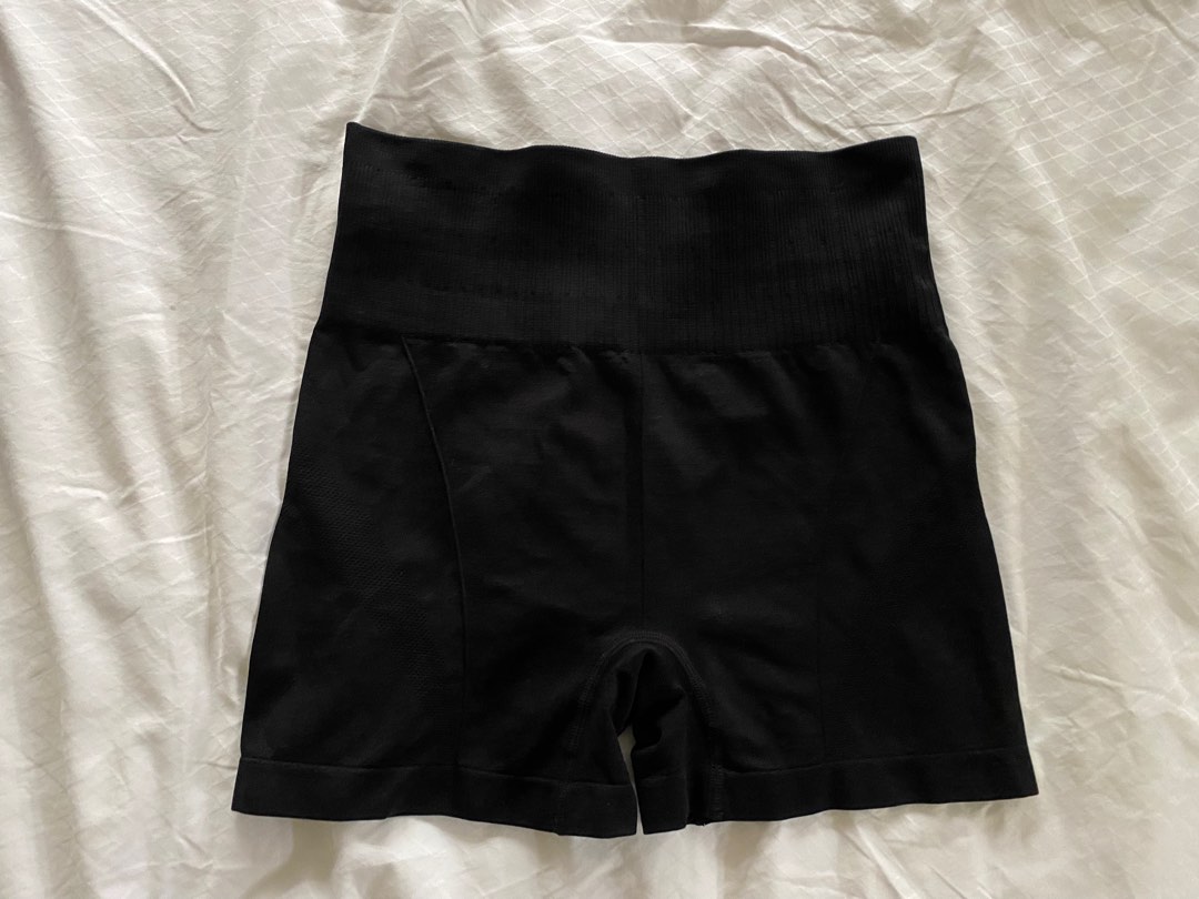 Black Cycling Shorts, Women's Fashion, Activewear on Carousell