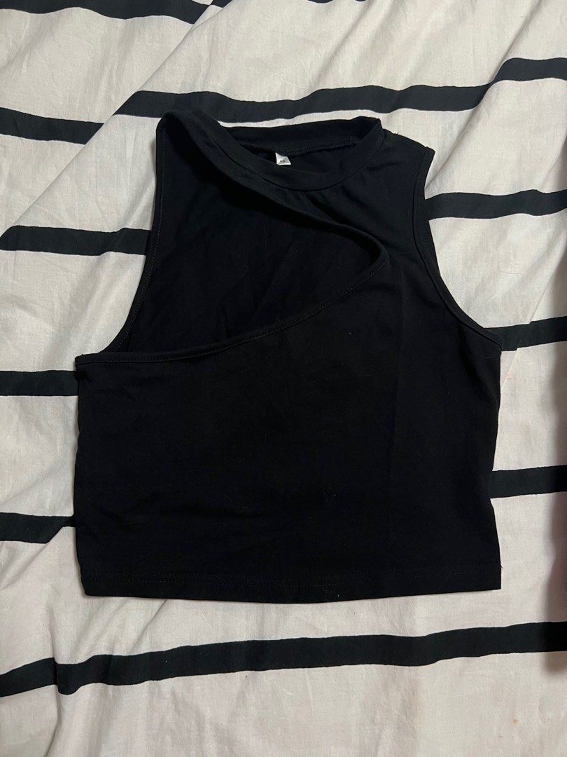 Sleeveless One-Shoulder Crop Cutout Top (Category: Sleeveless) located in Quezon City. Submitted by charellev (Listing ID 1234753896, Image 1). Description: please message me before June 9 as I will be busy for the following weeks after overall good condition no defects/dirt size is S rfs : wont be using it anymore .