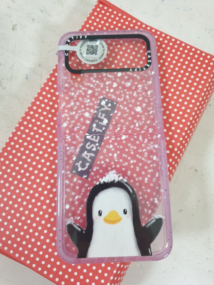 Casetify Samsung Z flip 4 casing Snowing Penguin, Mobile Phones