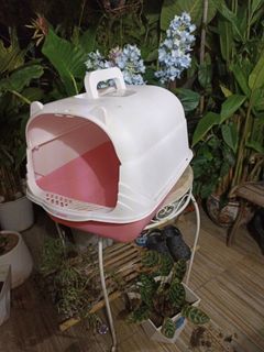 Cat litter box
