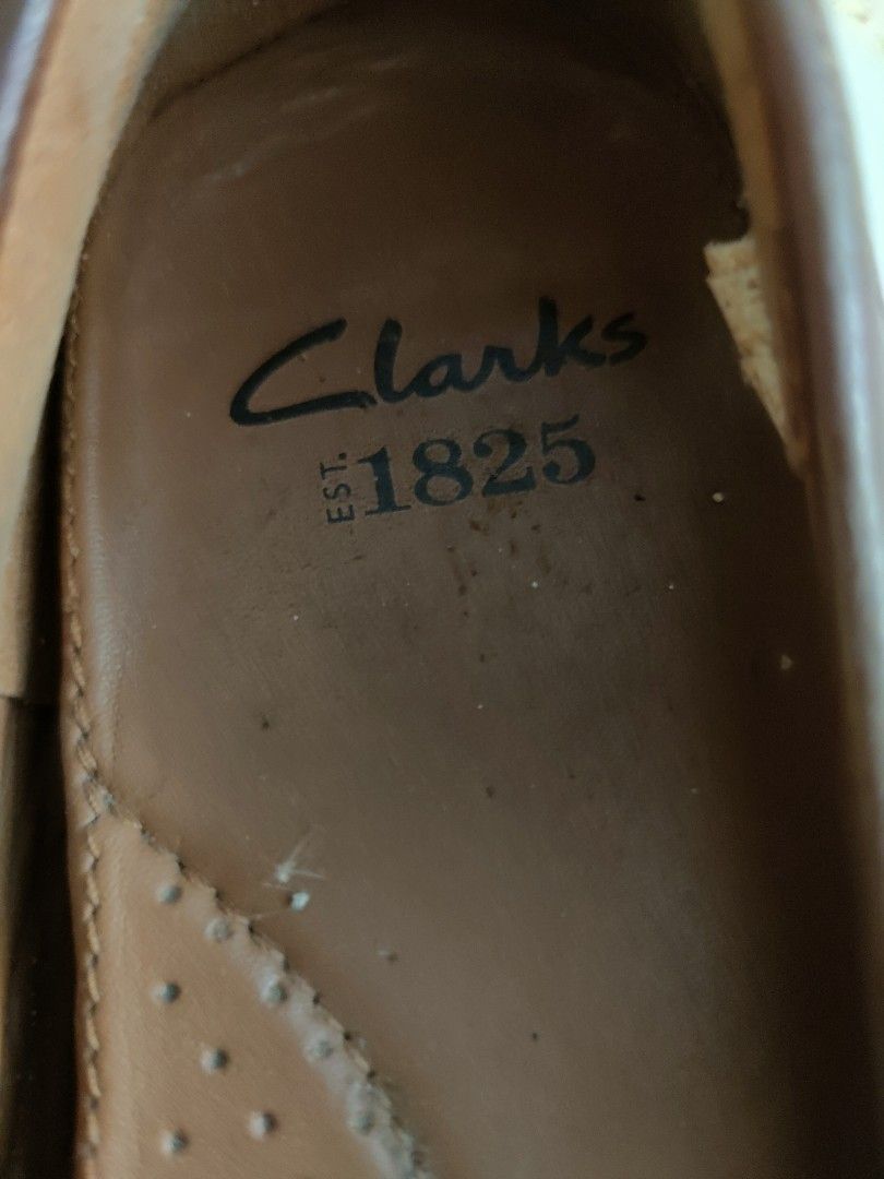Clarks 1825, Men's Fashion, Footwear, Casual shoes on Carousell