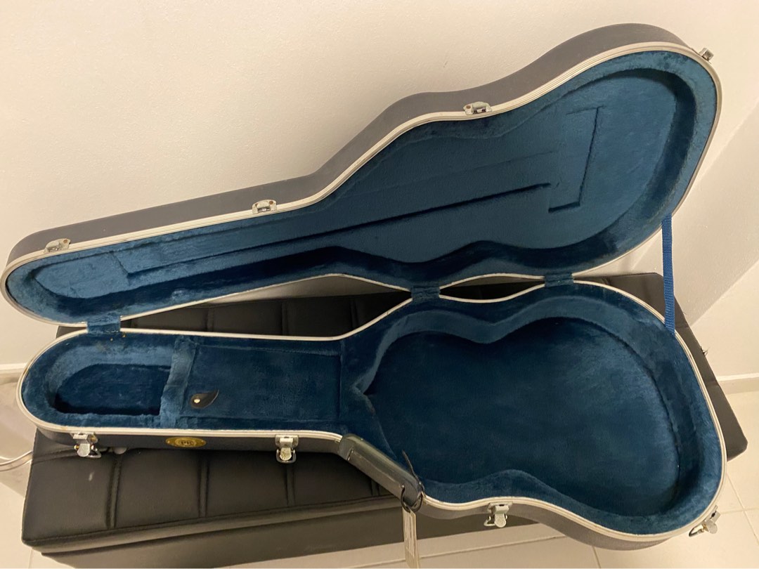 Classical guitar hardshell case, Hobbies & Toys, Music & Media, Music