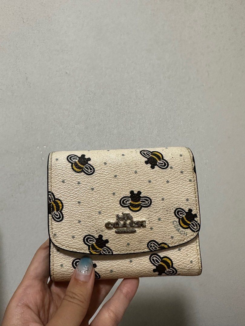 Bee coach wallet top
