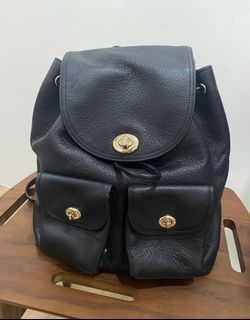 Coach Flap Drawstring Medium Backpack 🎒