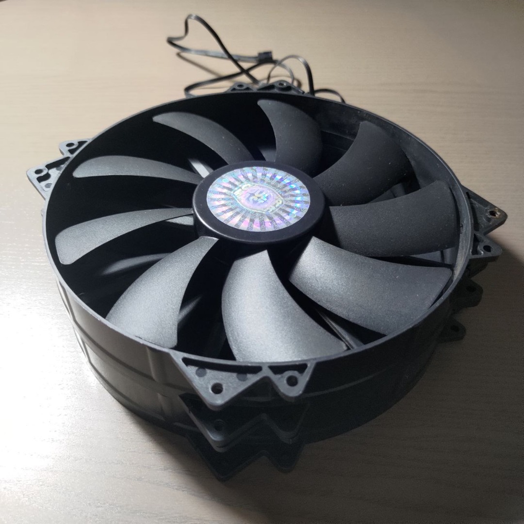 Cooler Master MegaFlow 200 Black and Clear 200mm Fans 3 pin