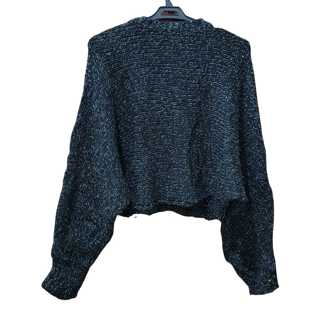 Wild Fable Cropped Knit Sweater, Women's Fashion, Coats, Jackets and  Outerwear on Carousell
