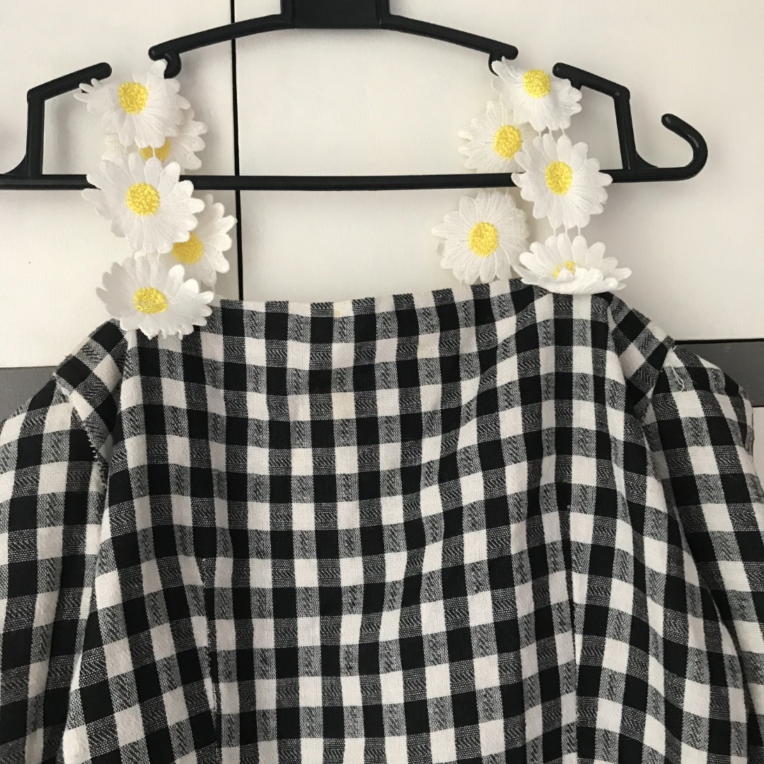 daisy gingham dress on Carousell
